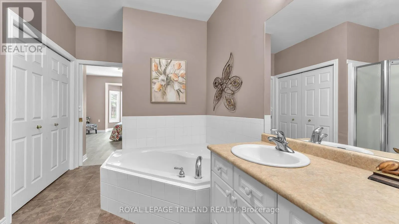 28 - 1574 RICHMOND STREET, #28