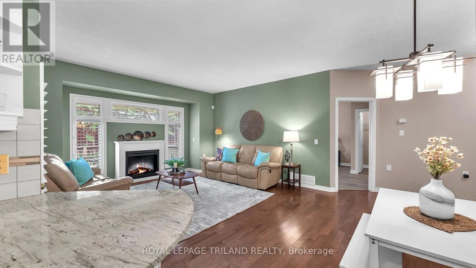 28 - 1574 RICHMOND STREET, #28