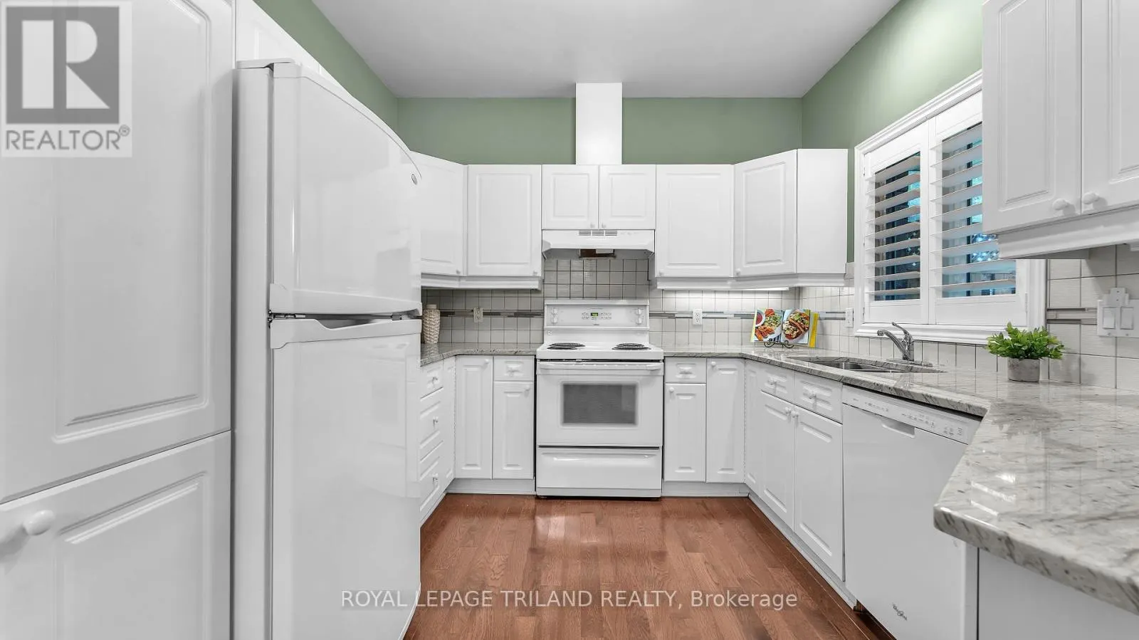 28 - 1574 RICHMOND STREET, #28