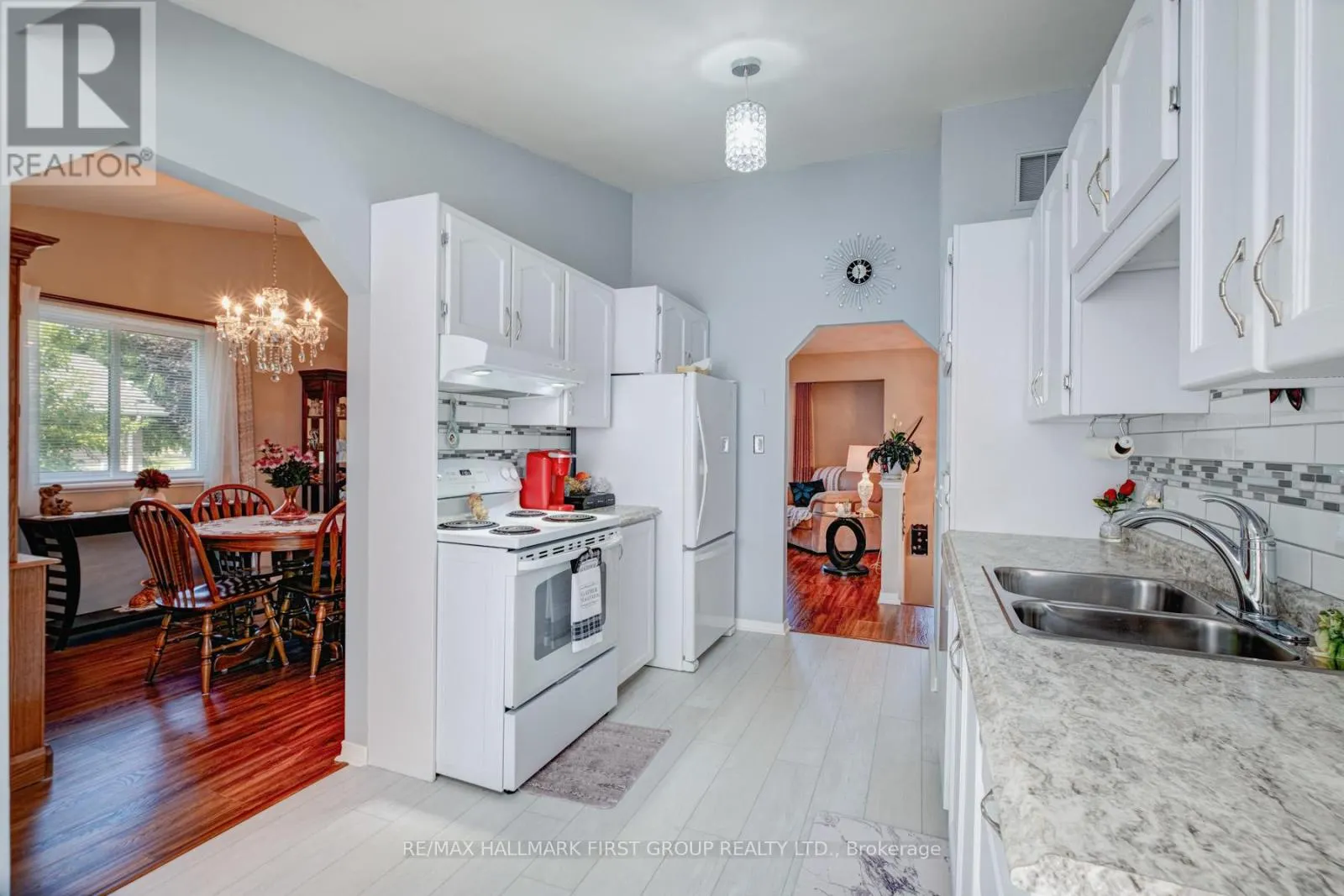 15 CATHERINE CRESCENT