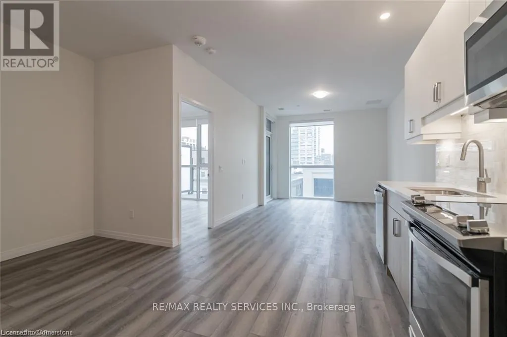 405 - 60 CHARLES STREET