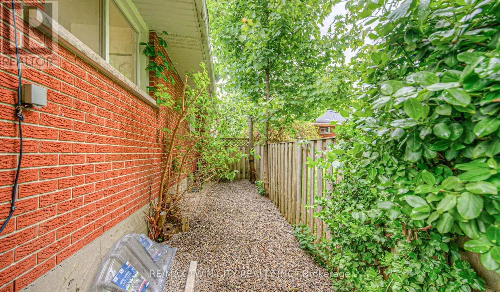 76 RAVINE DRIVE