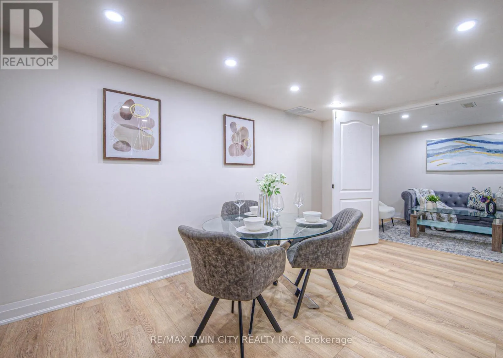 76 RAVINE DRIVE