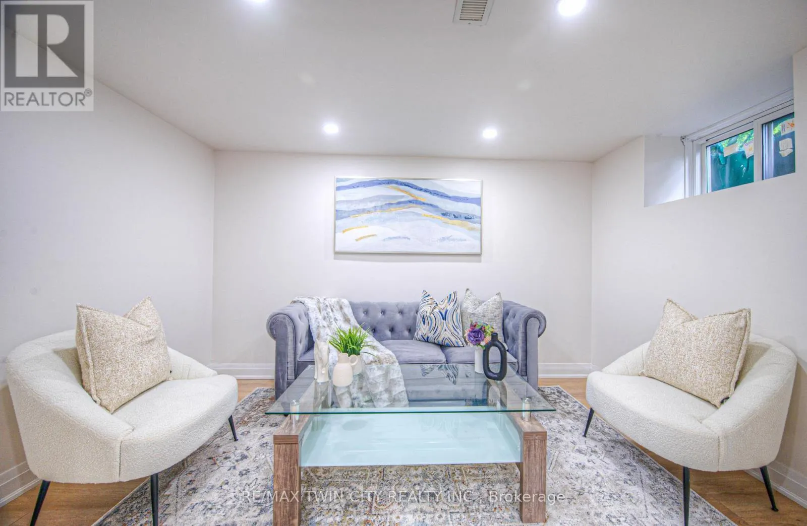 76 RAVINE DRIVE