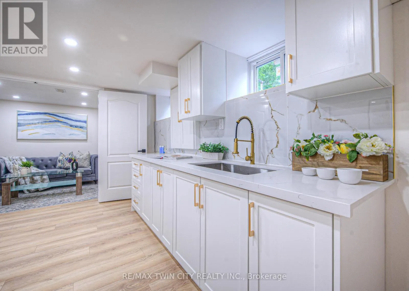 76 RAVINE DRIVE