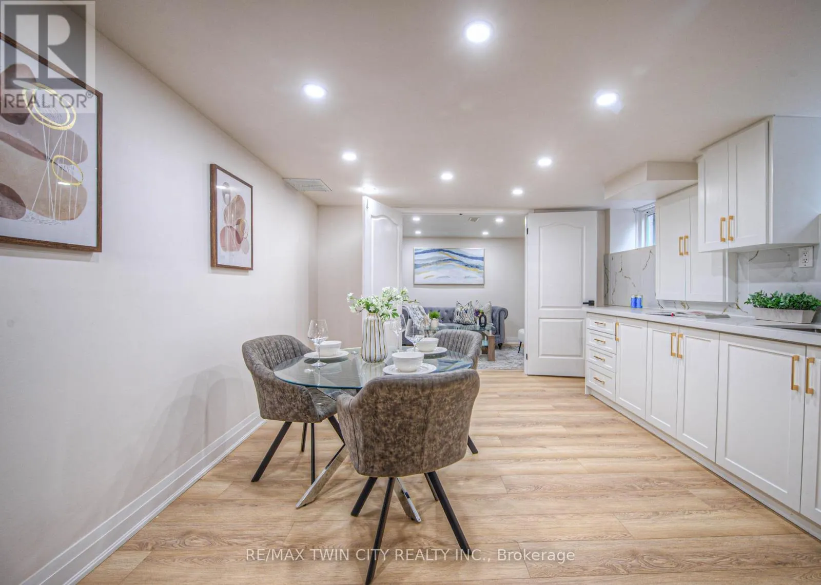 76 RAVINE DRIVE