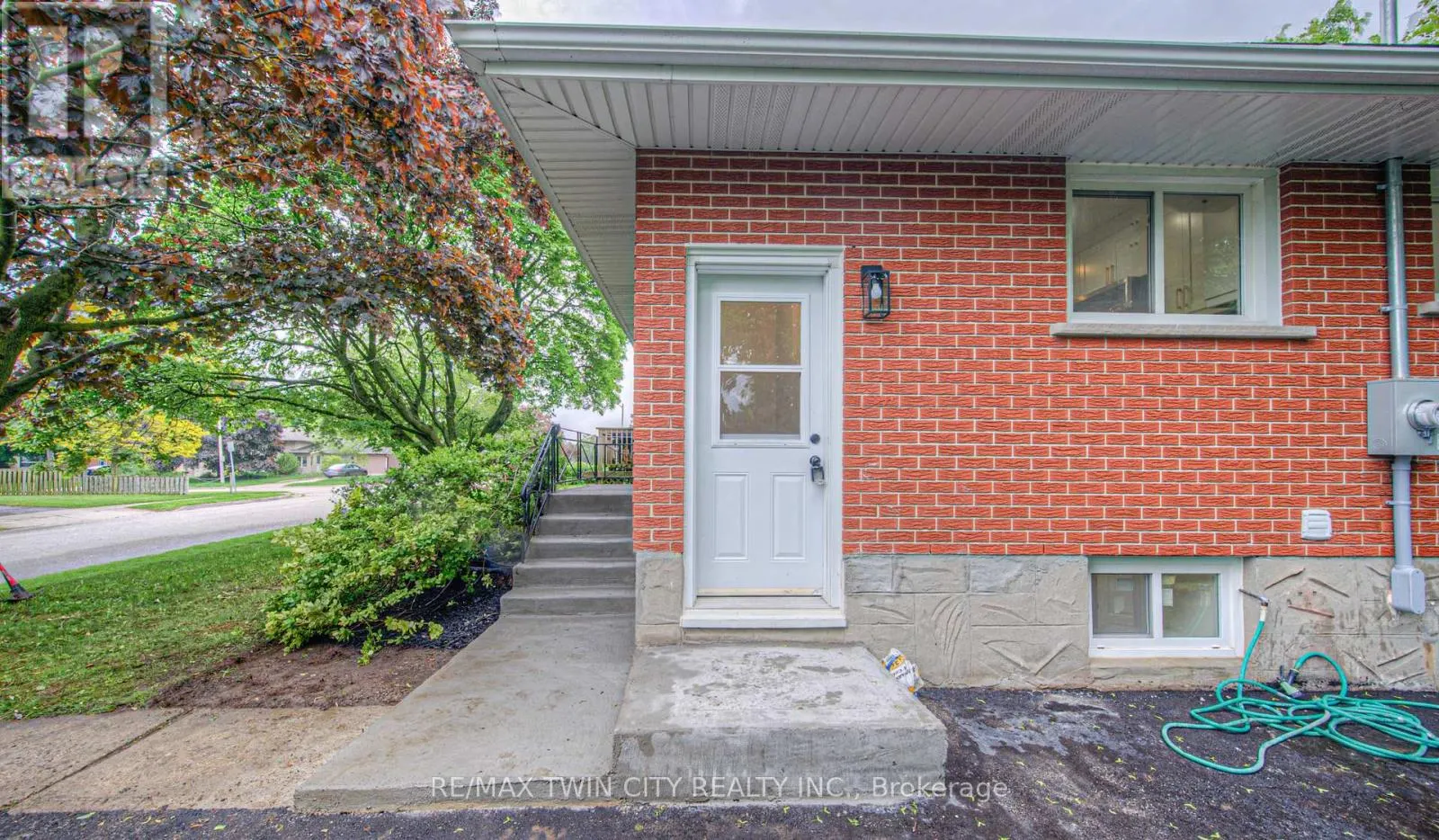 76 RAVINE DRIVE