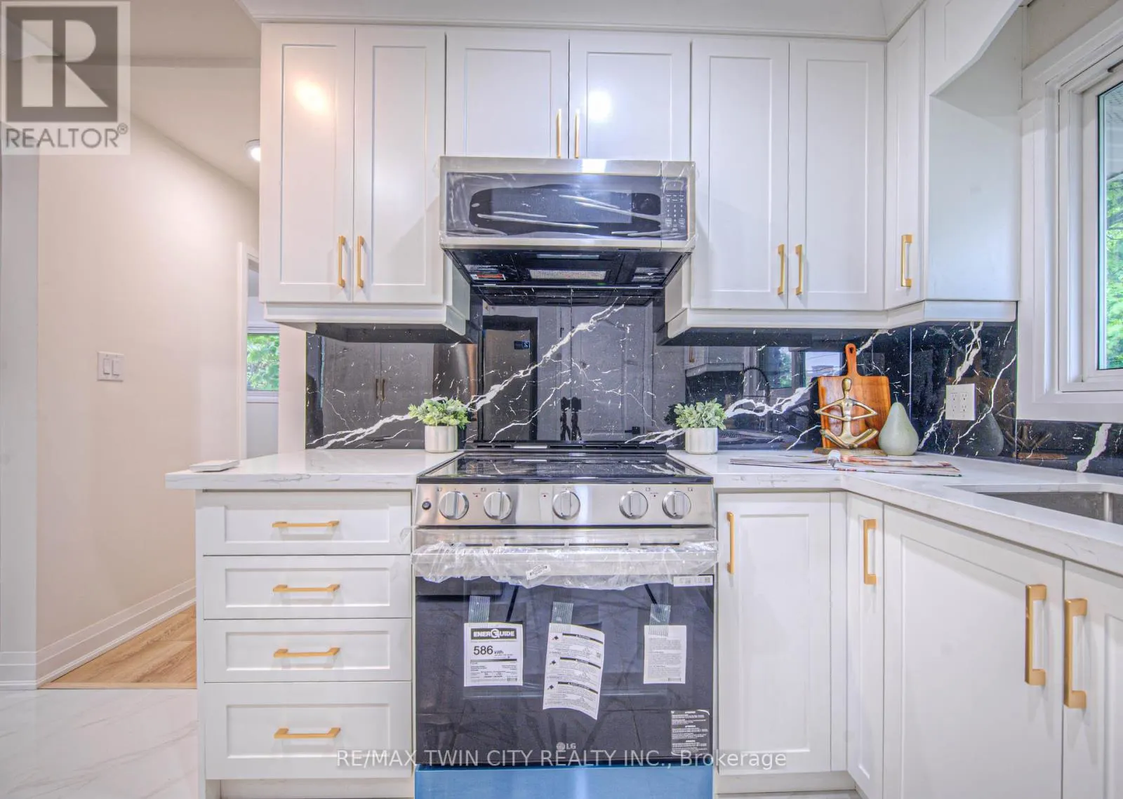 76 RAVINE DRIVE