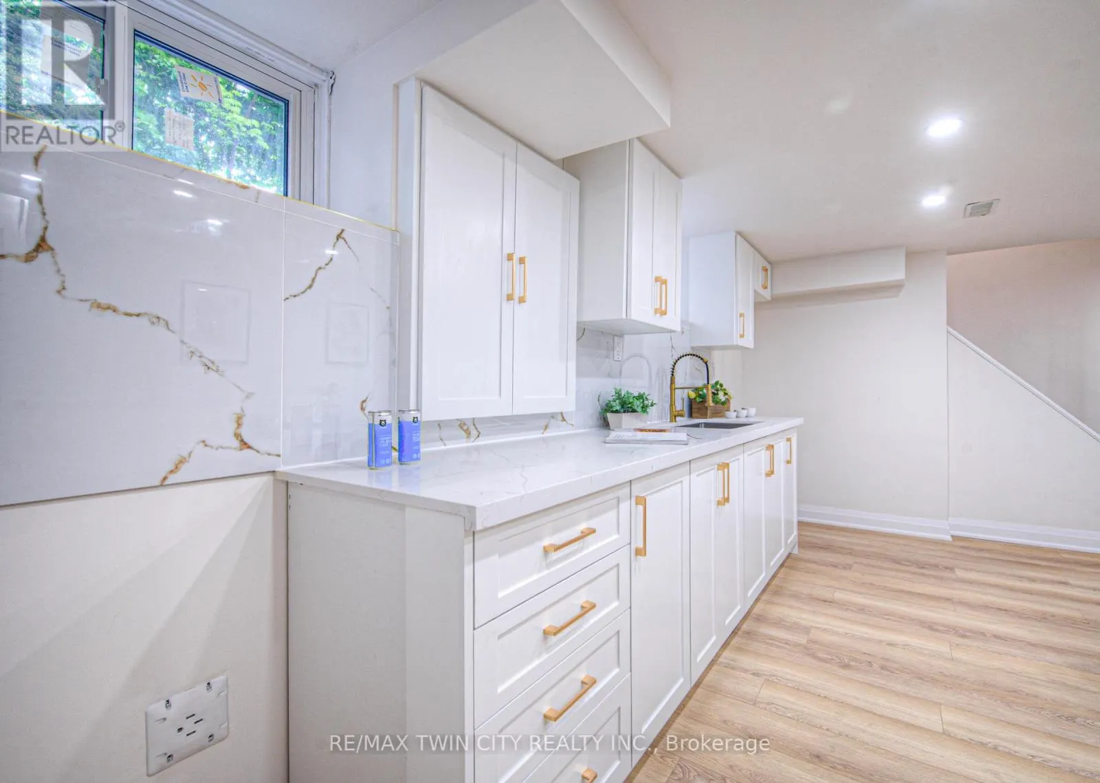 76 RAVINE DRIVE