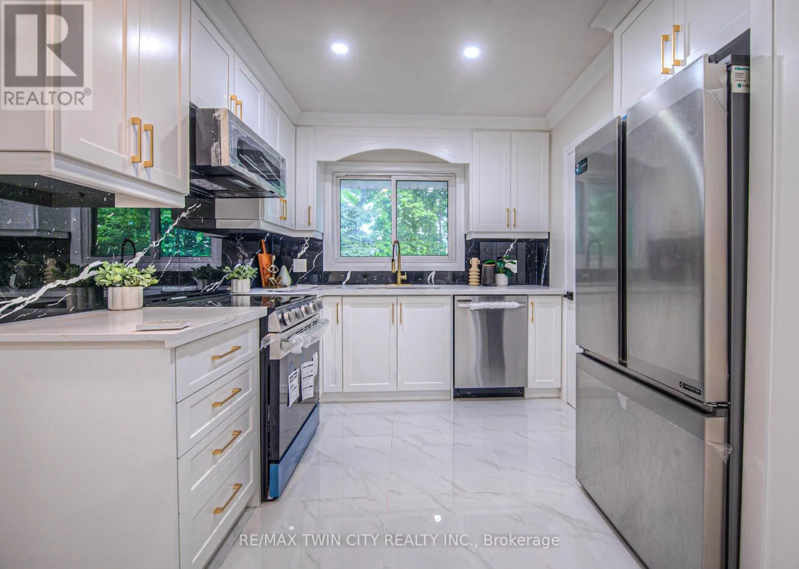 76 RAVINE DRIVE