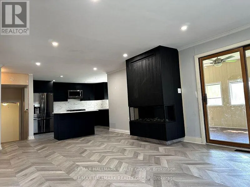 103 WILSON STREET W