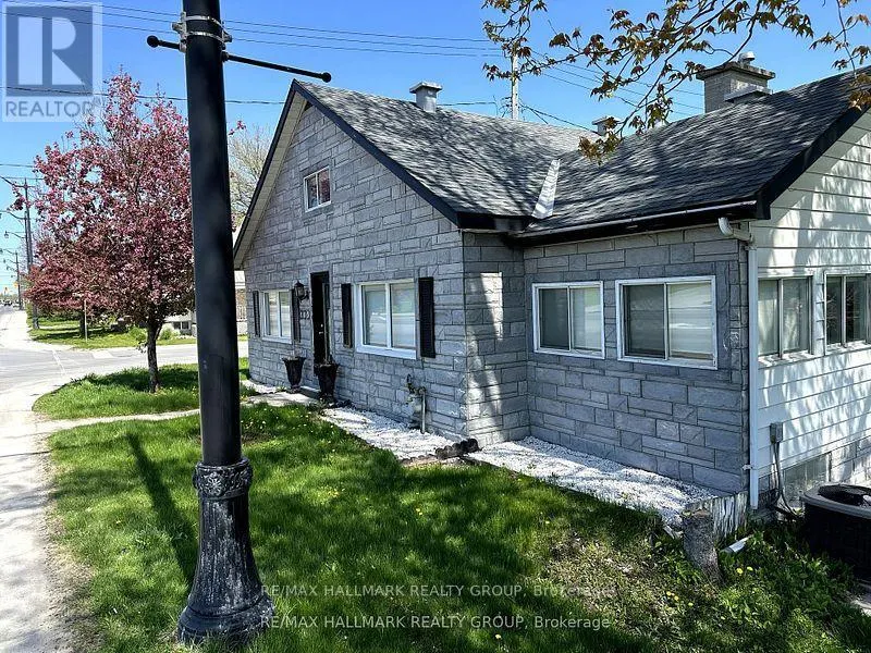 103 WILSON STREET W