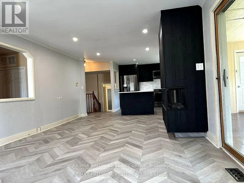 103 WILSON STREET W
