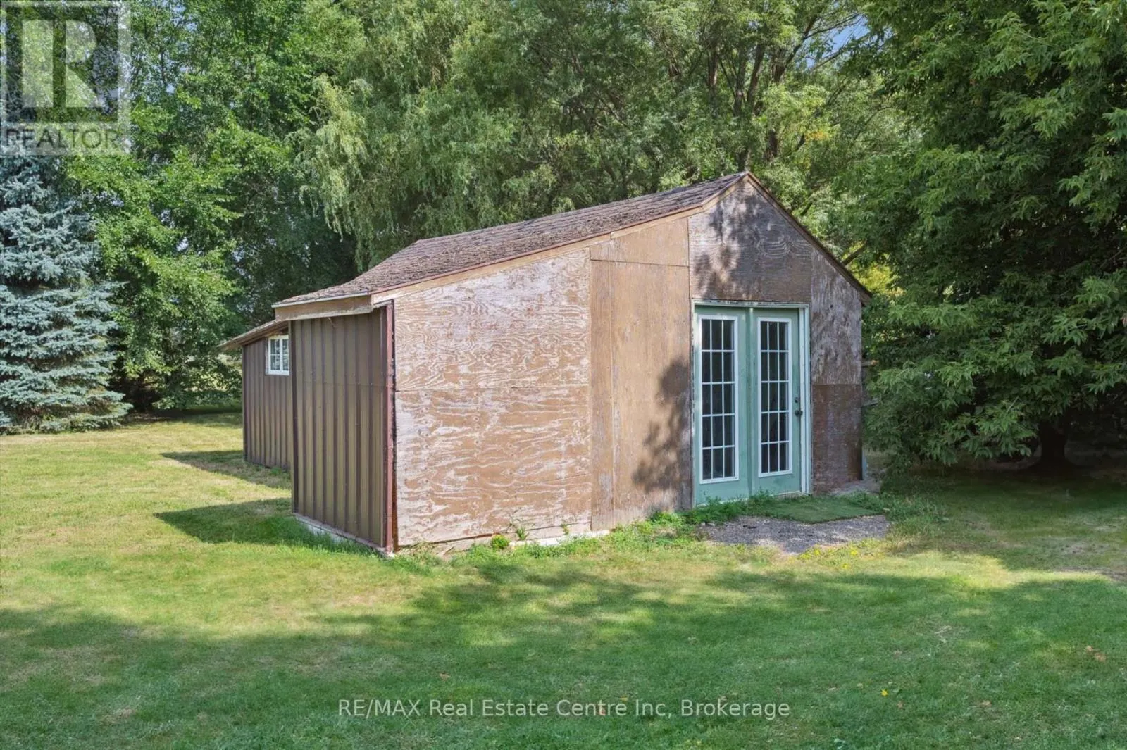 5044 WHITELAW ROAD