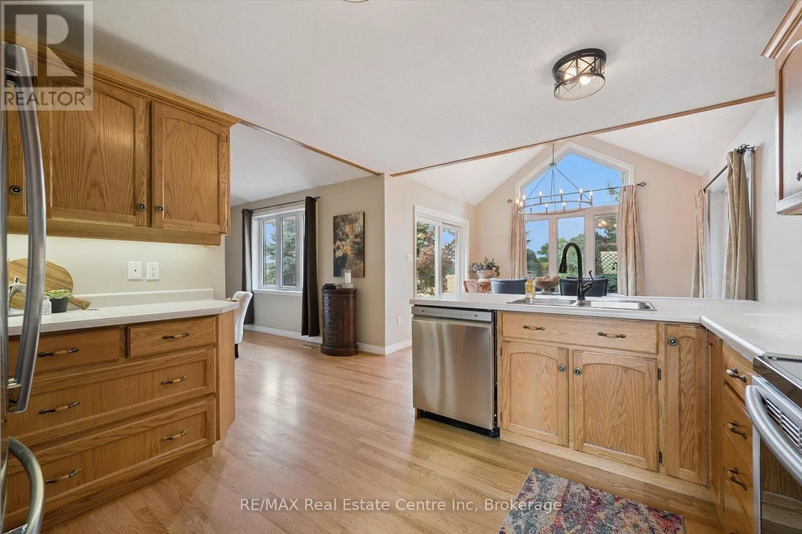 5044 WHITELAW ROAD
