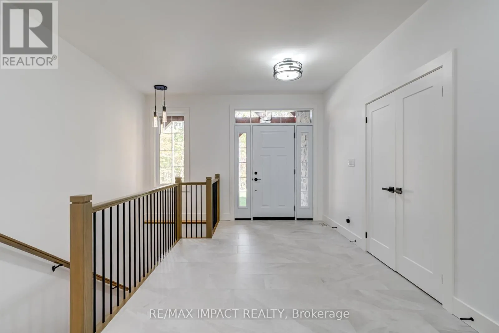 11 MAPLEWOOD COURT