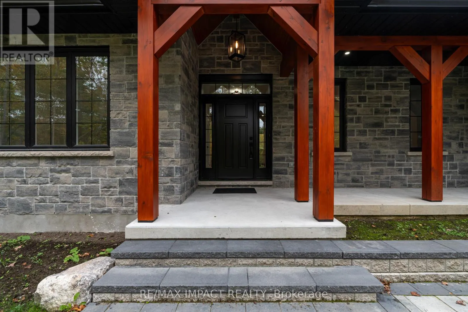 11 MAPLEWOOD COURT