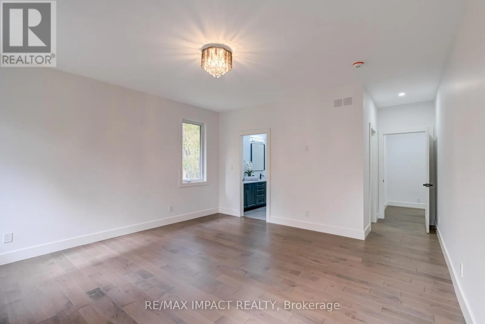 11 MAPLEWOOD COURT