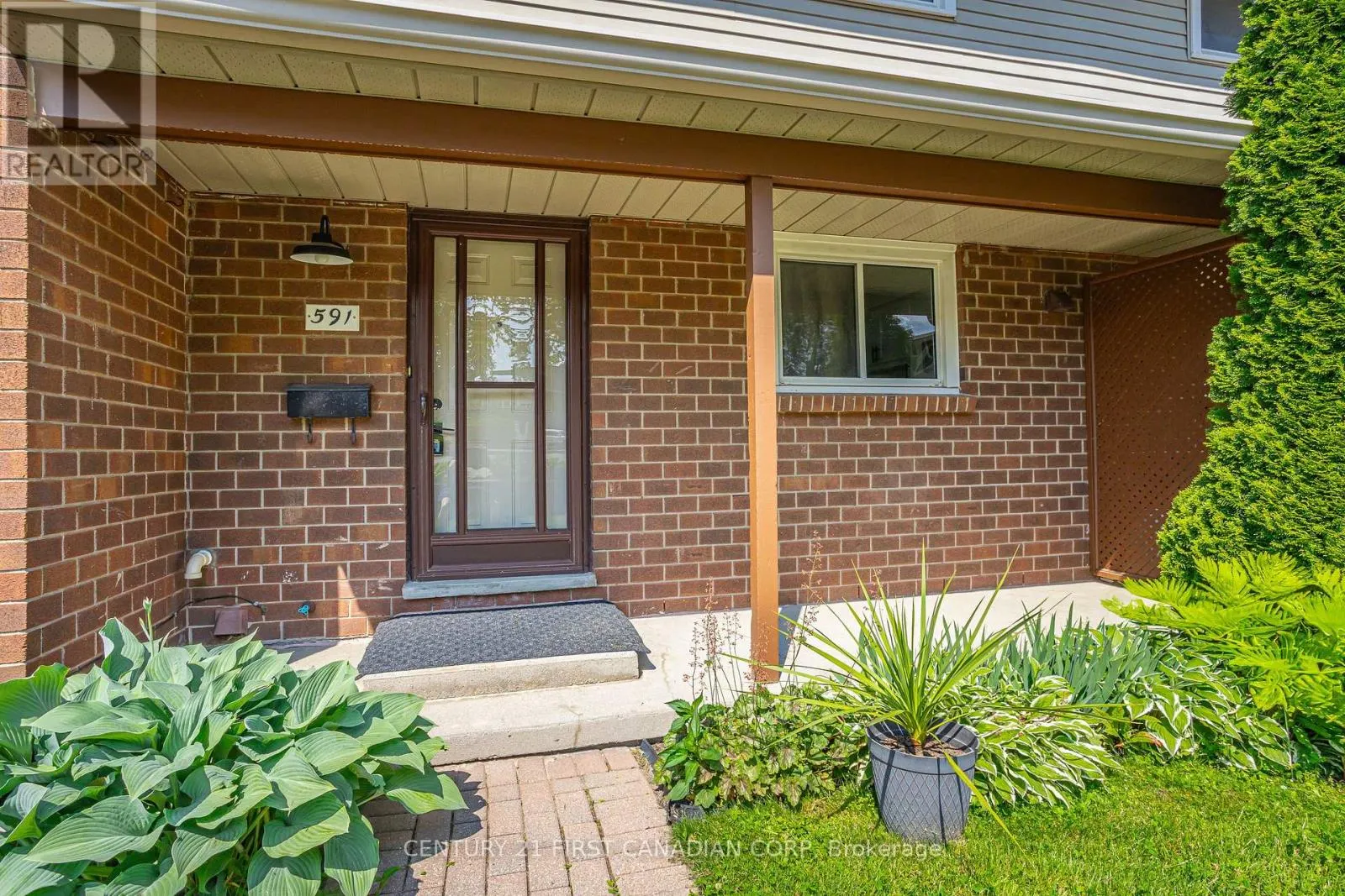 13 - 591 GRIFFITH STREET, #13