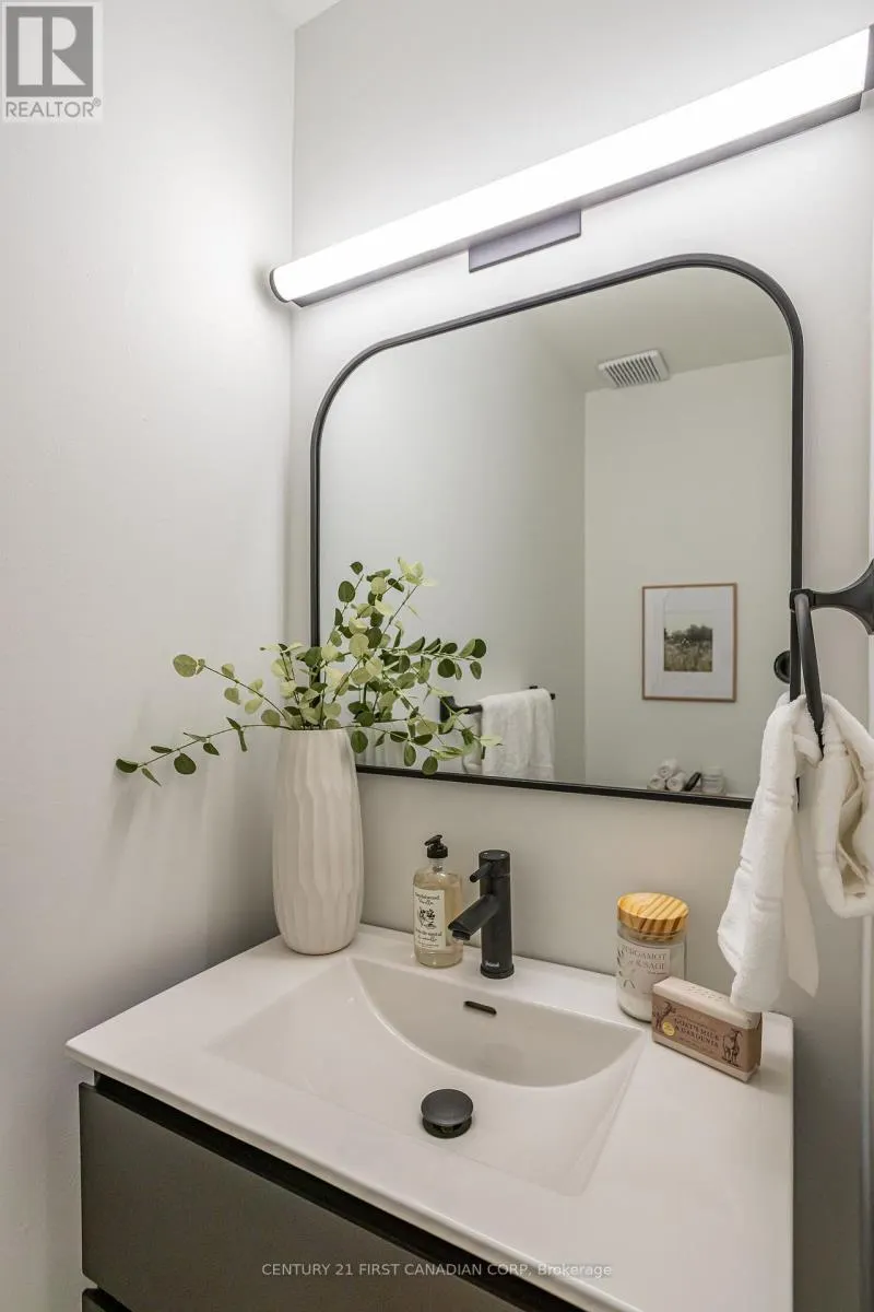 13 - 591 GRIFFITH STREET, #13