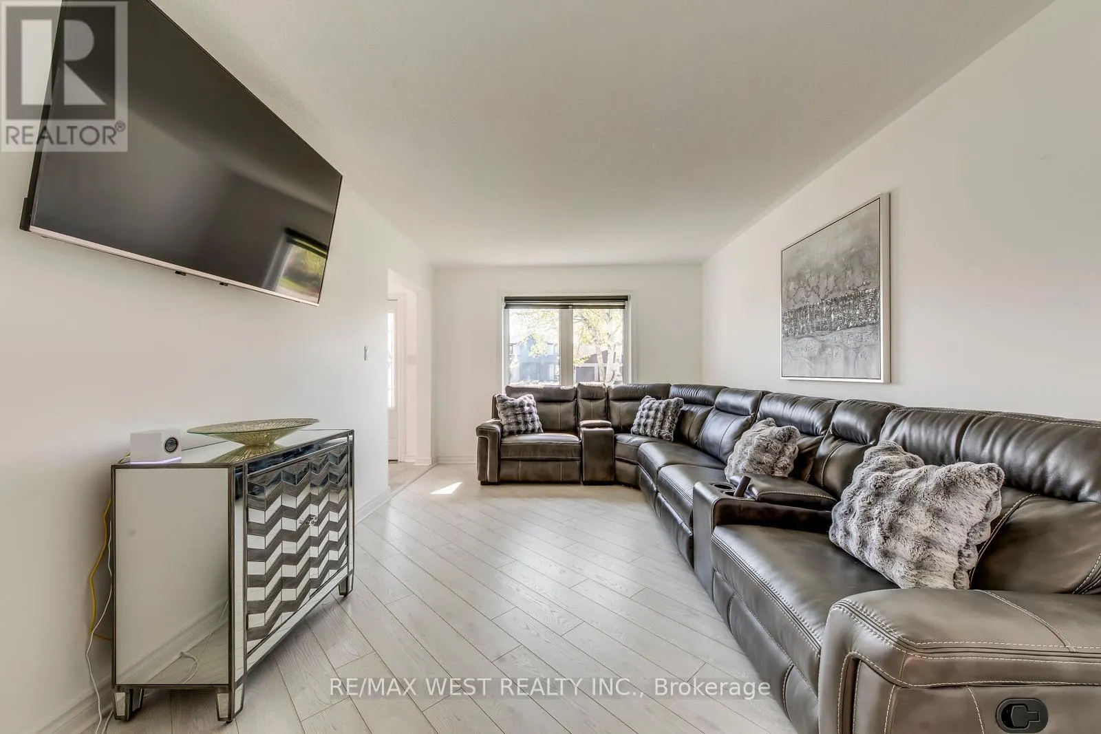 8077 MOUNT CARMEL BOULEVARD