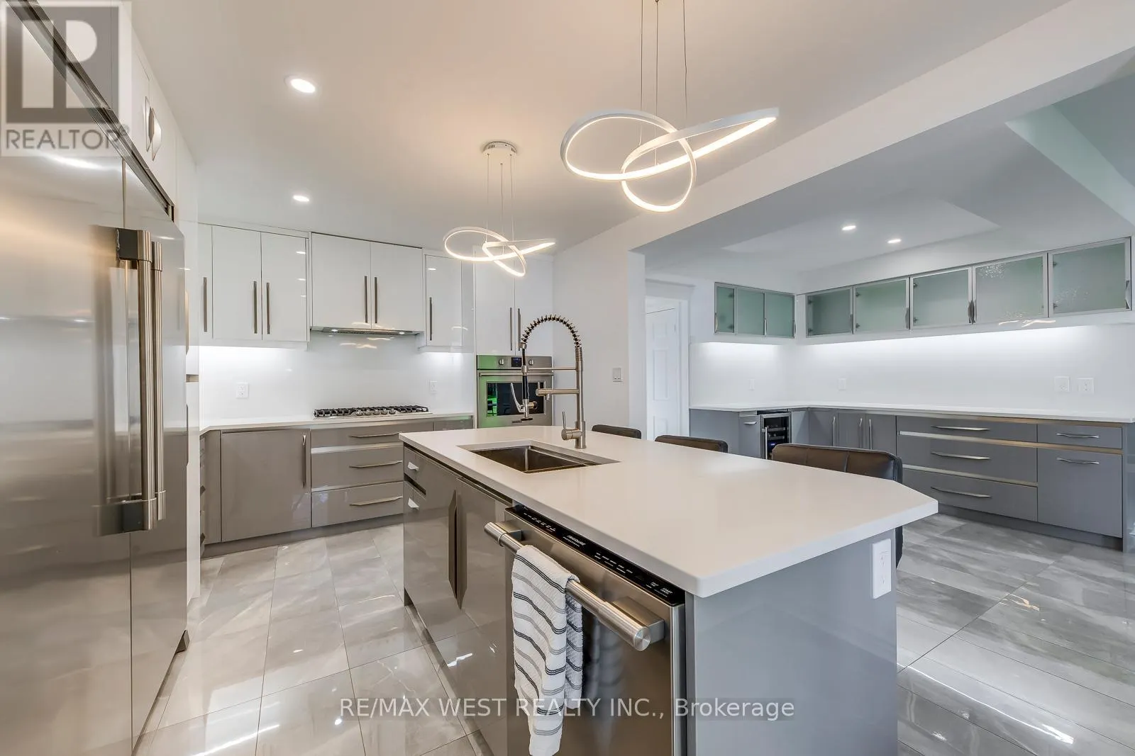 8077 MOUNT CARMEL BOULEVARD