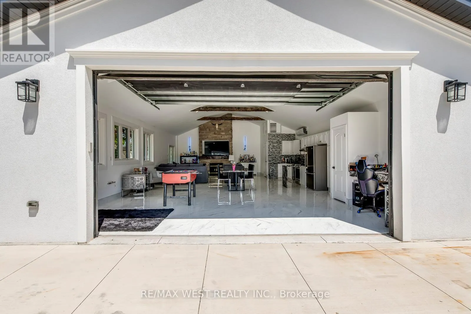 8077 MOUNT CARMEL BOULEVARD