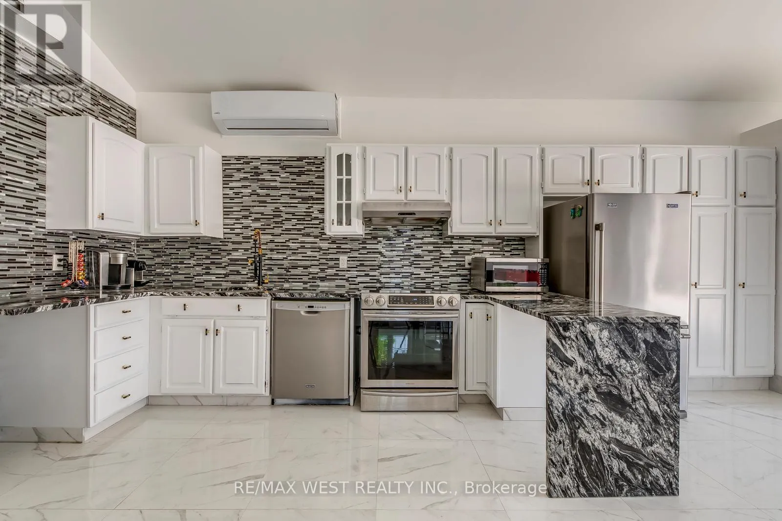 8077 MOUNT CARMEL BOULEVARD