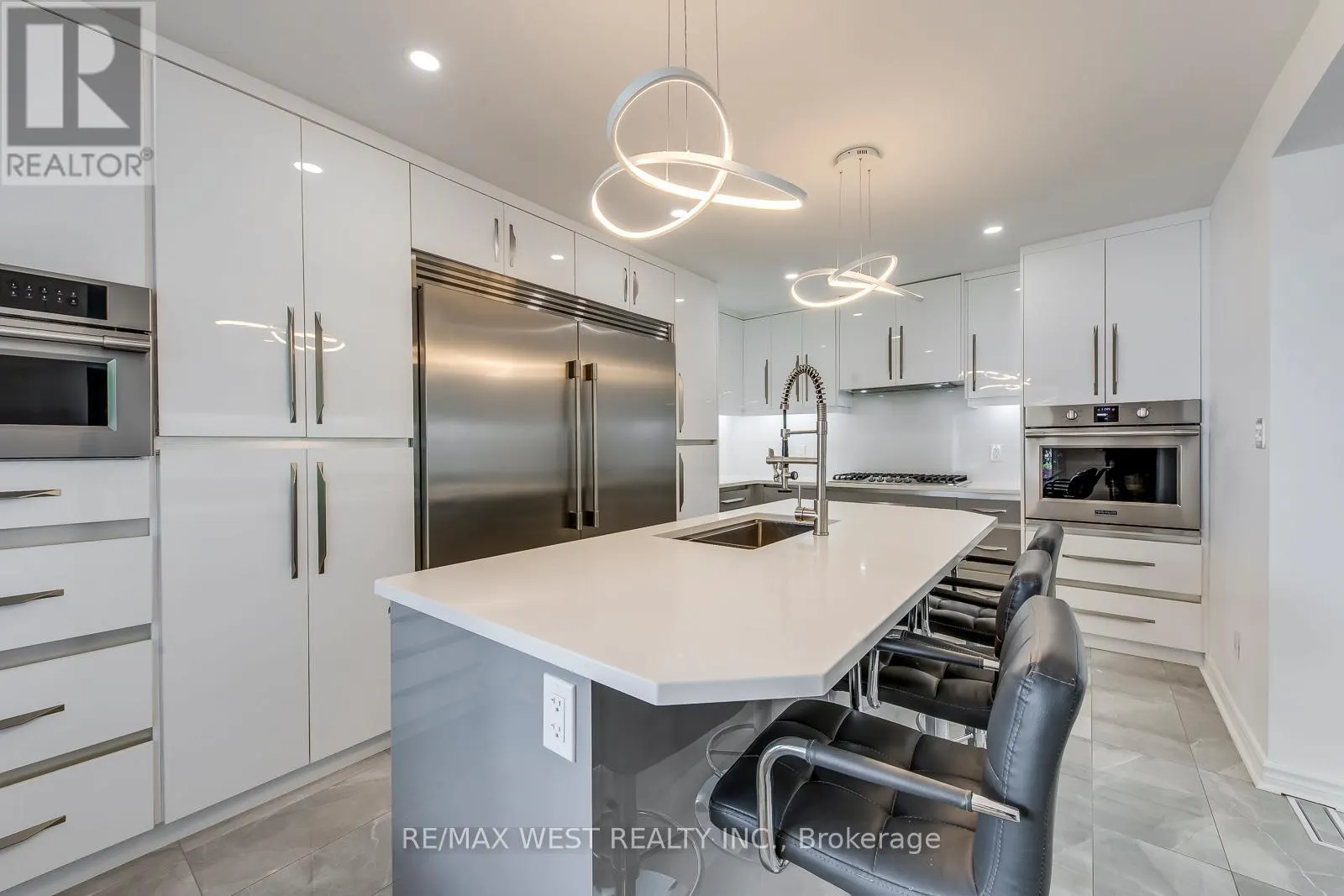 8077 MOUNT CARMEL BOULEVARD