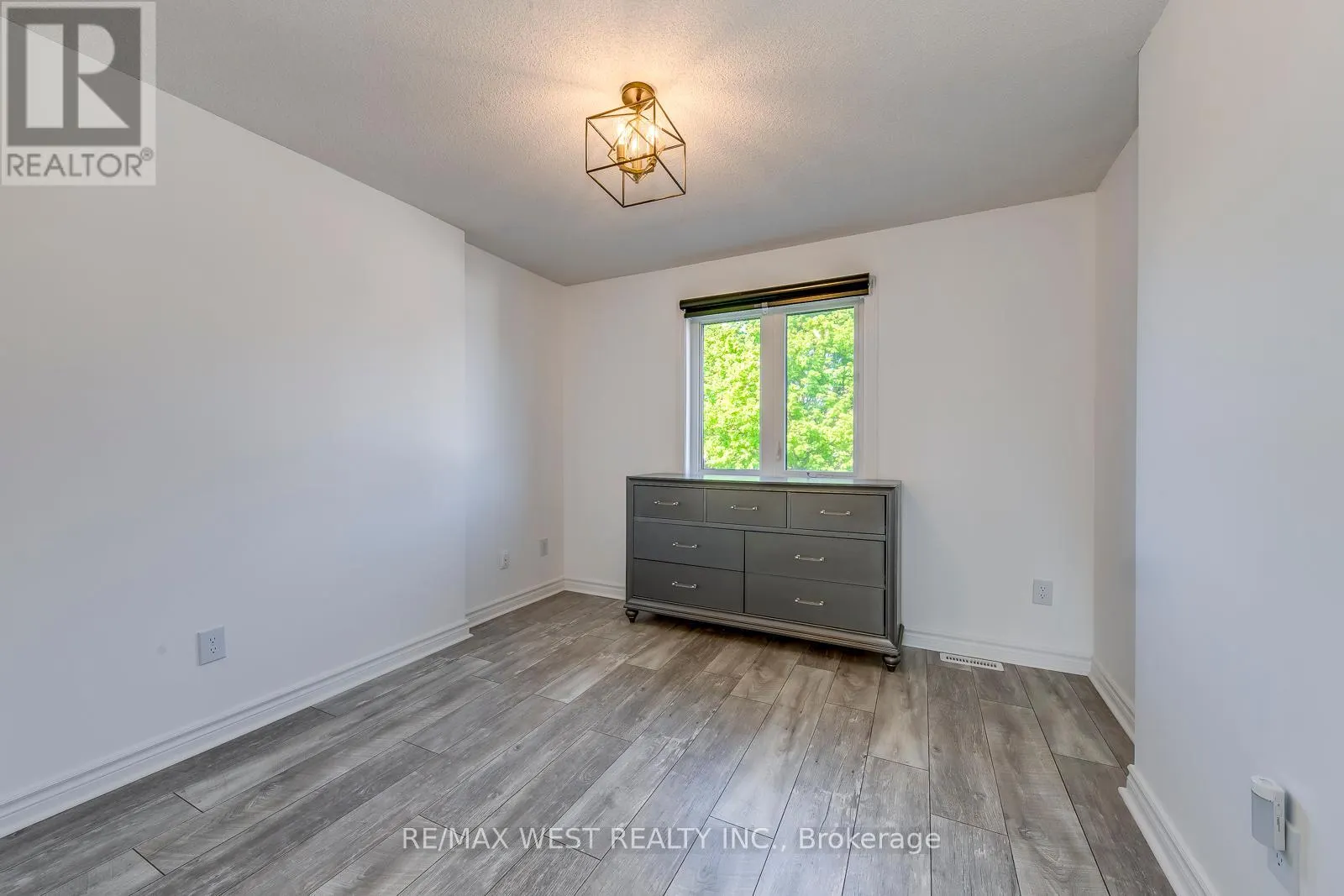 8077 MOUNT CARMEL BOULEVARD