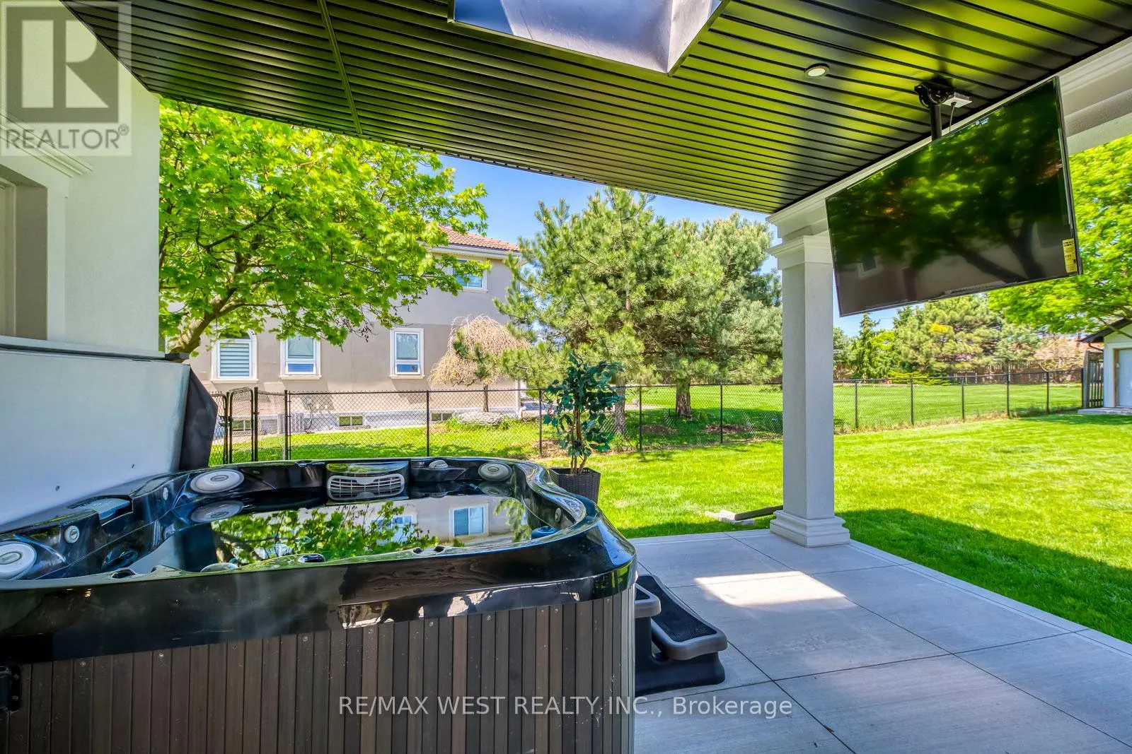 8077 MOUNT CARMEL BOULEVARD