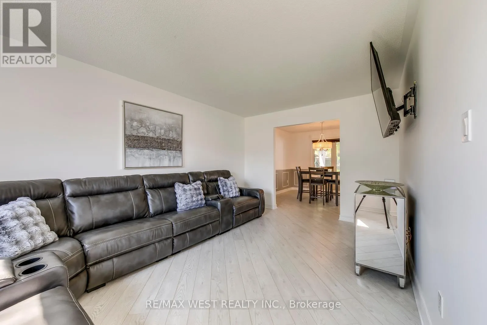 8077 MOUNT CARMEL BOULEVARD