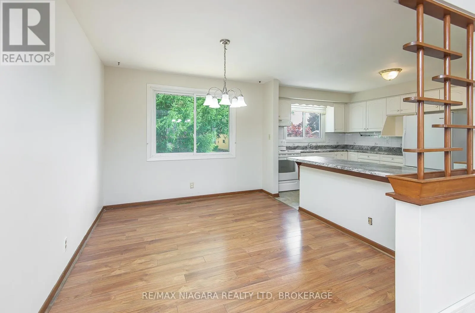 800 FERNDALE AVENUE