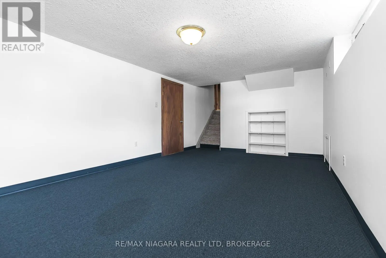 800 FERNDALE AVENUE