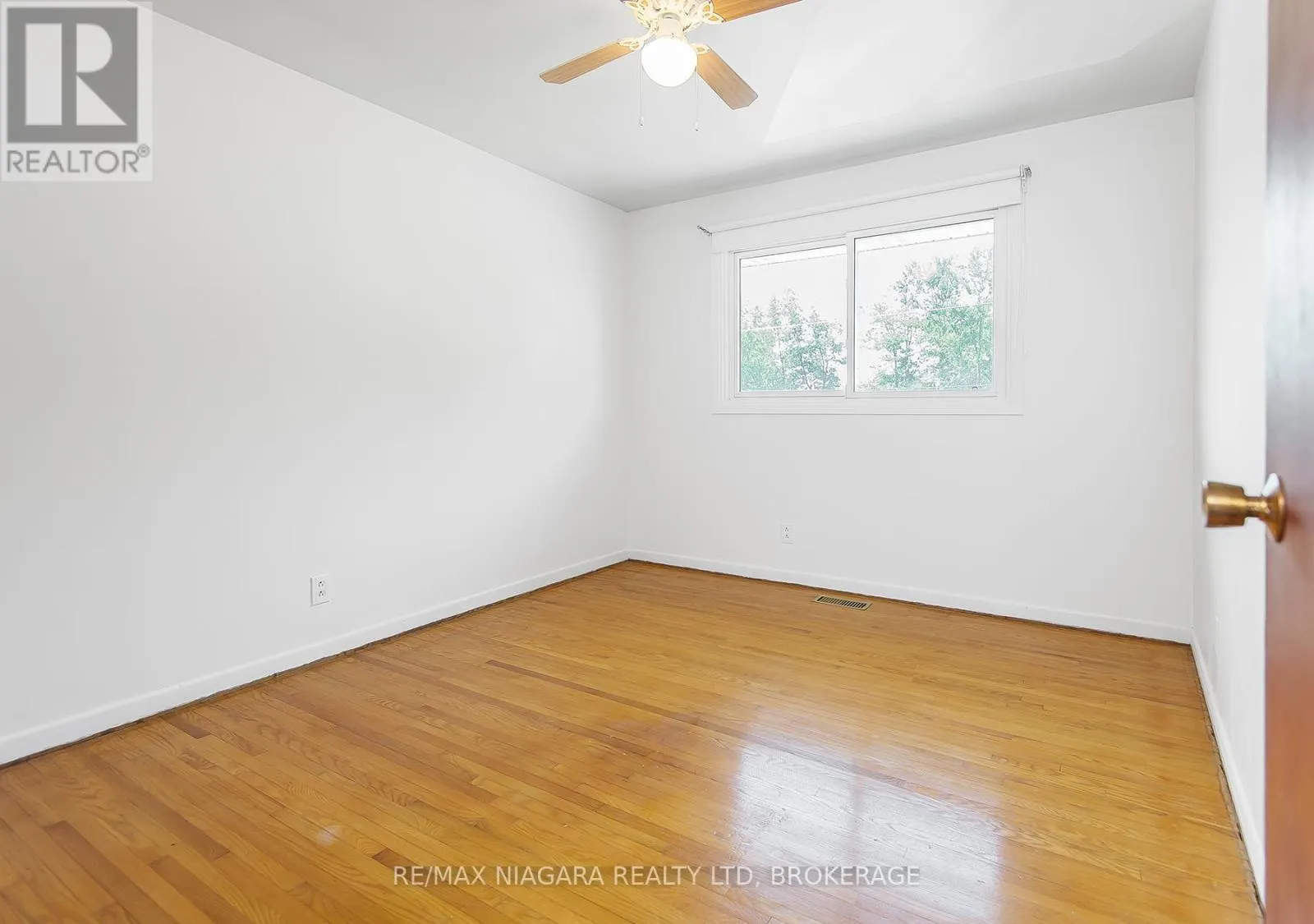800 FERNDALE AVENUE