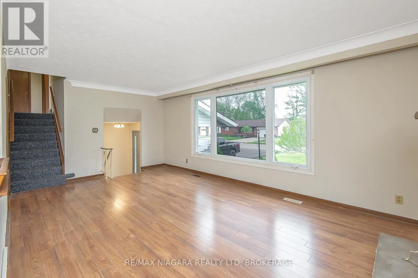 800 FERNDALE AVENUE