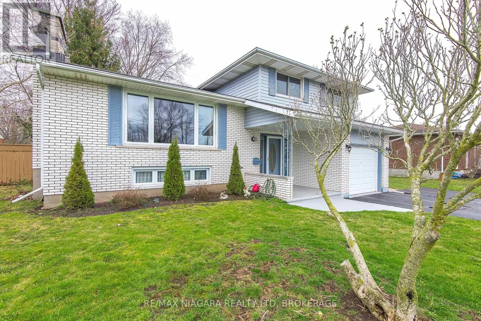 800 FERNDALE AVENUE