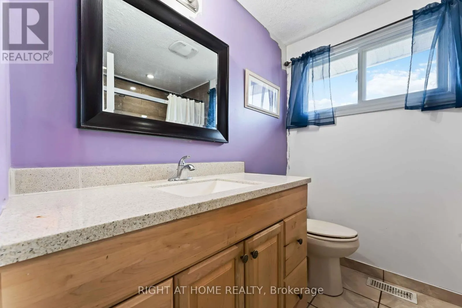 21 - 5 HADLEY CIRCLE