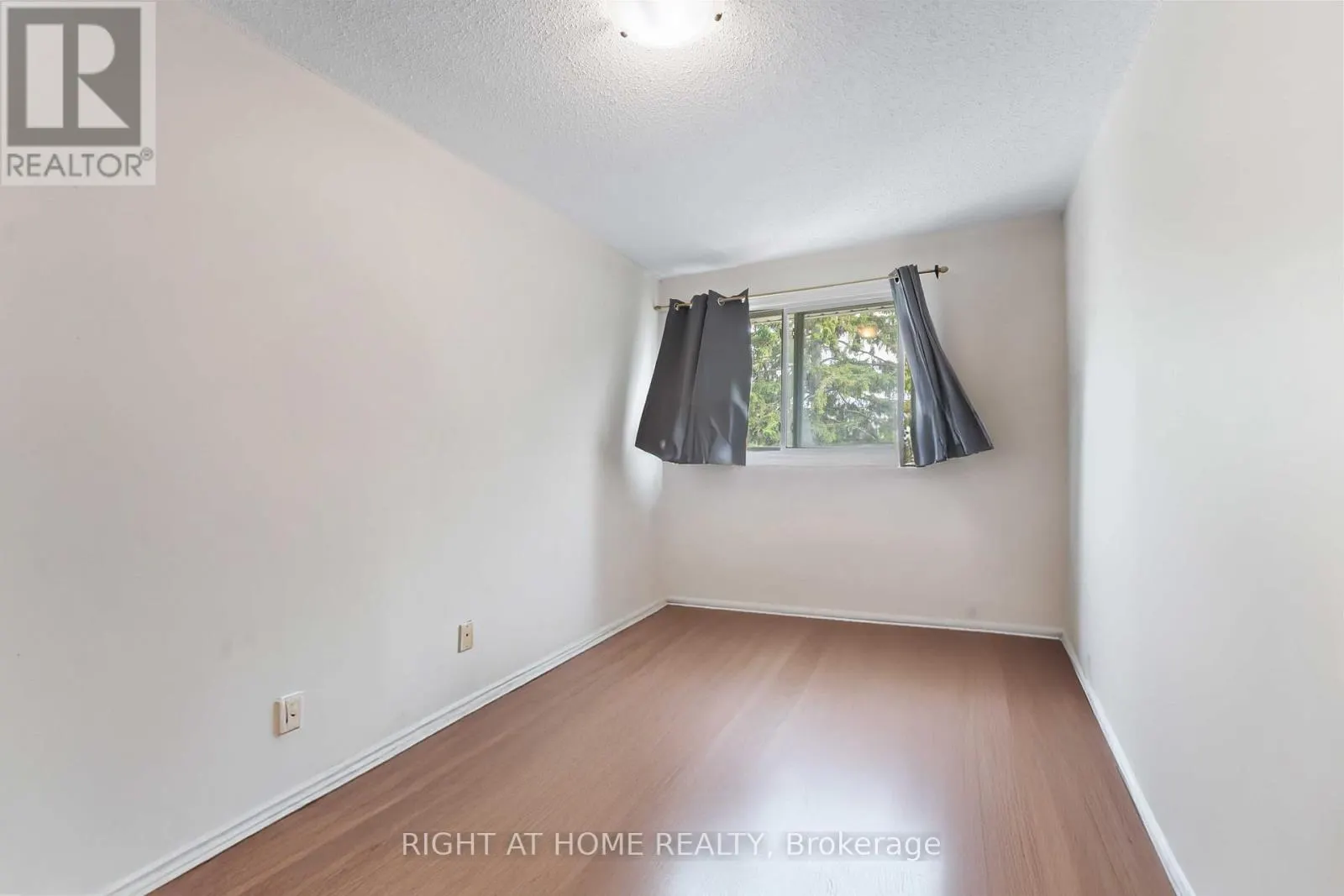 21 - 5 HADLEY CIRCLE