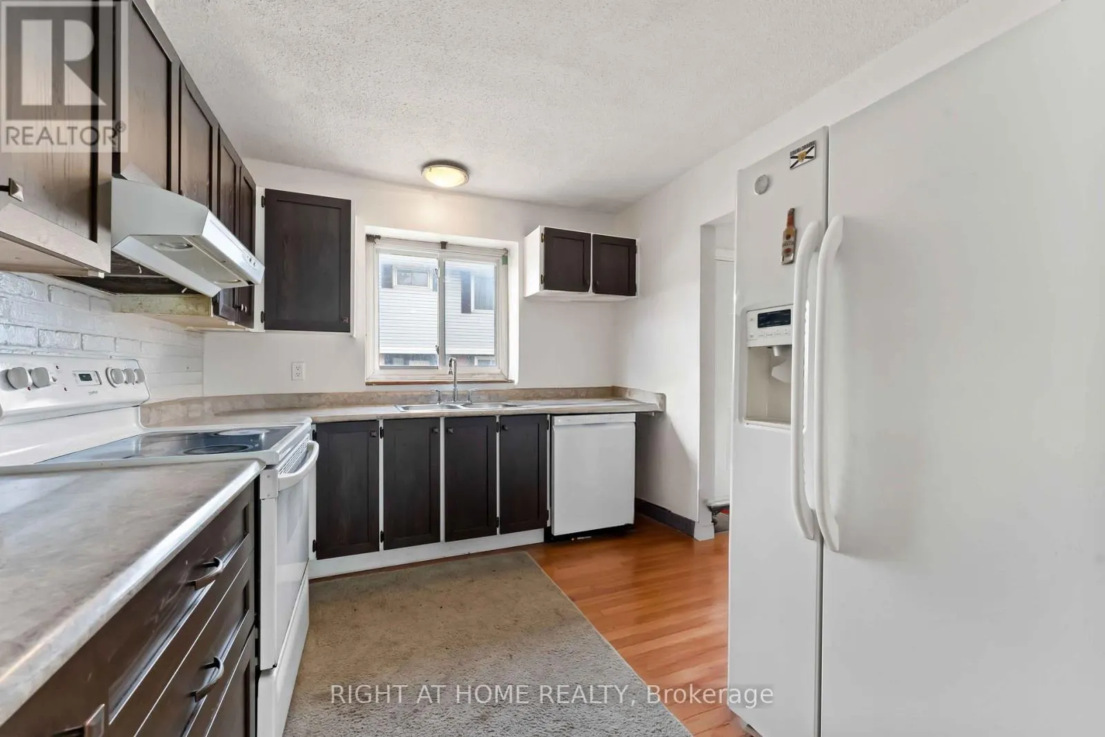 21 - 5 HADLEY CIRCLE