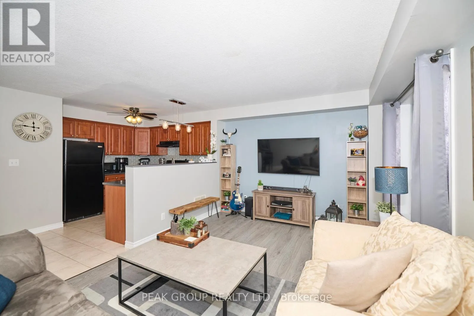 4 - 6263 VALLEY WAY, #4