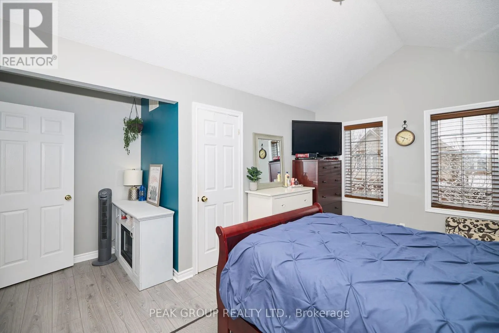 4 - 6263 VALLEY WAY, #4