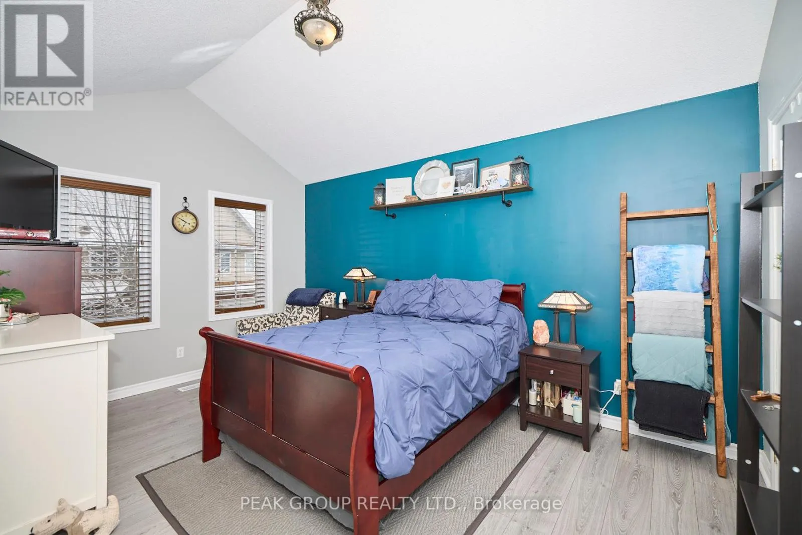 4 - 6263 VALLEY WAY, #4