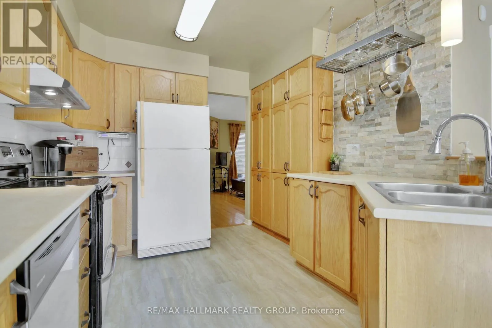 55 BINBURY WAY