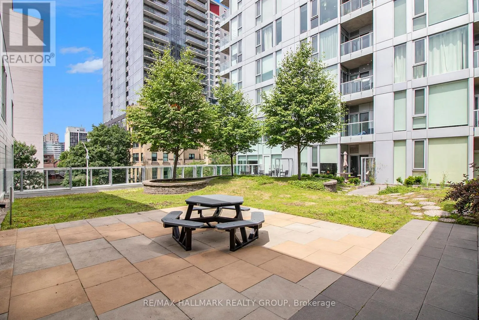 213 - 197 LISGAR STREET