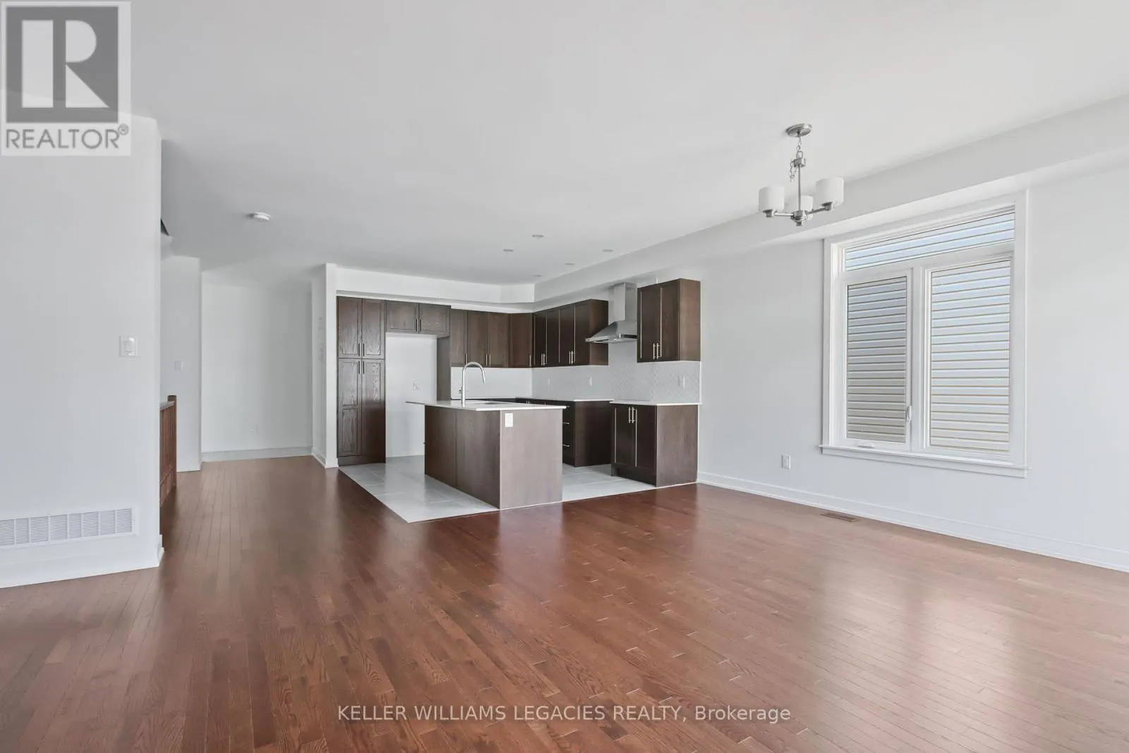 11 MENDOZA WAY
