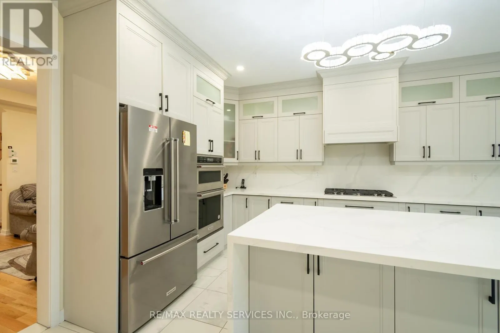 72 PAPERBIRCH DRIVE