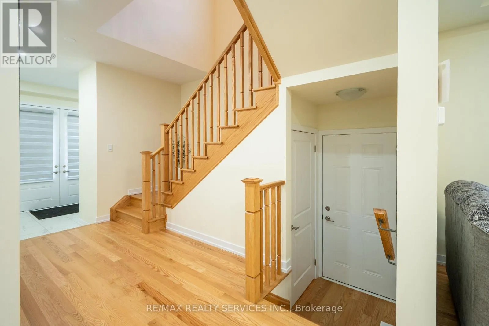 72 PAPERBIRCH DRIVE