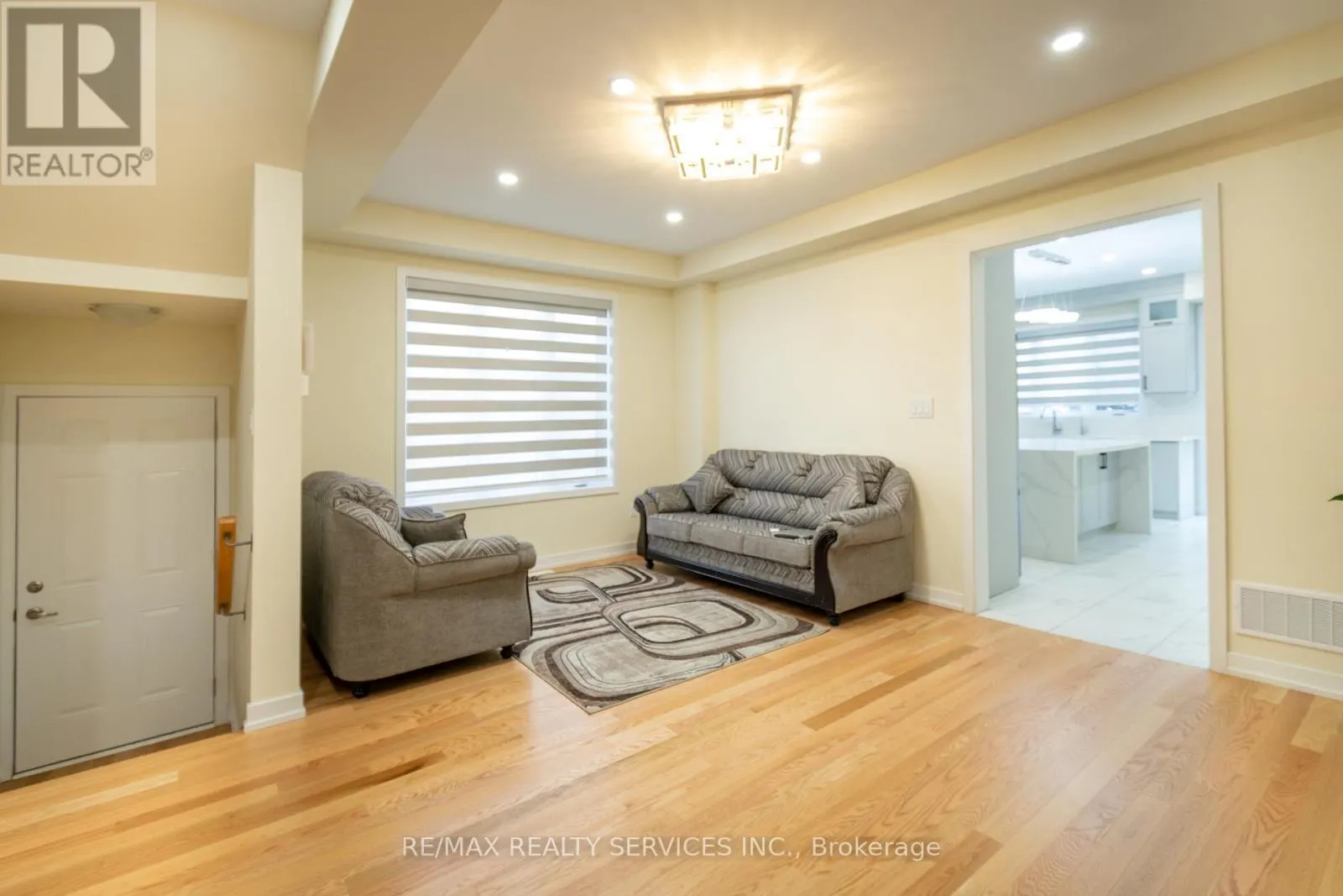 72 PAPERBIRCH DRIVE