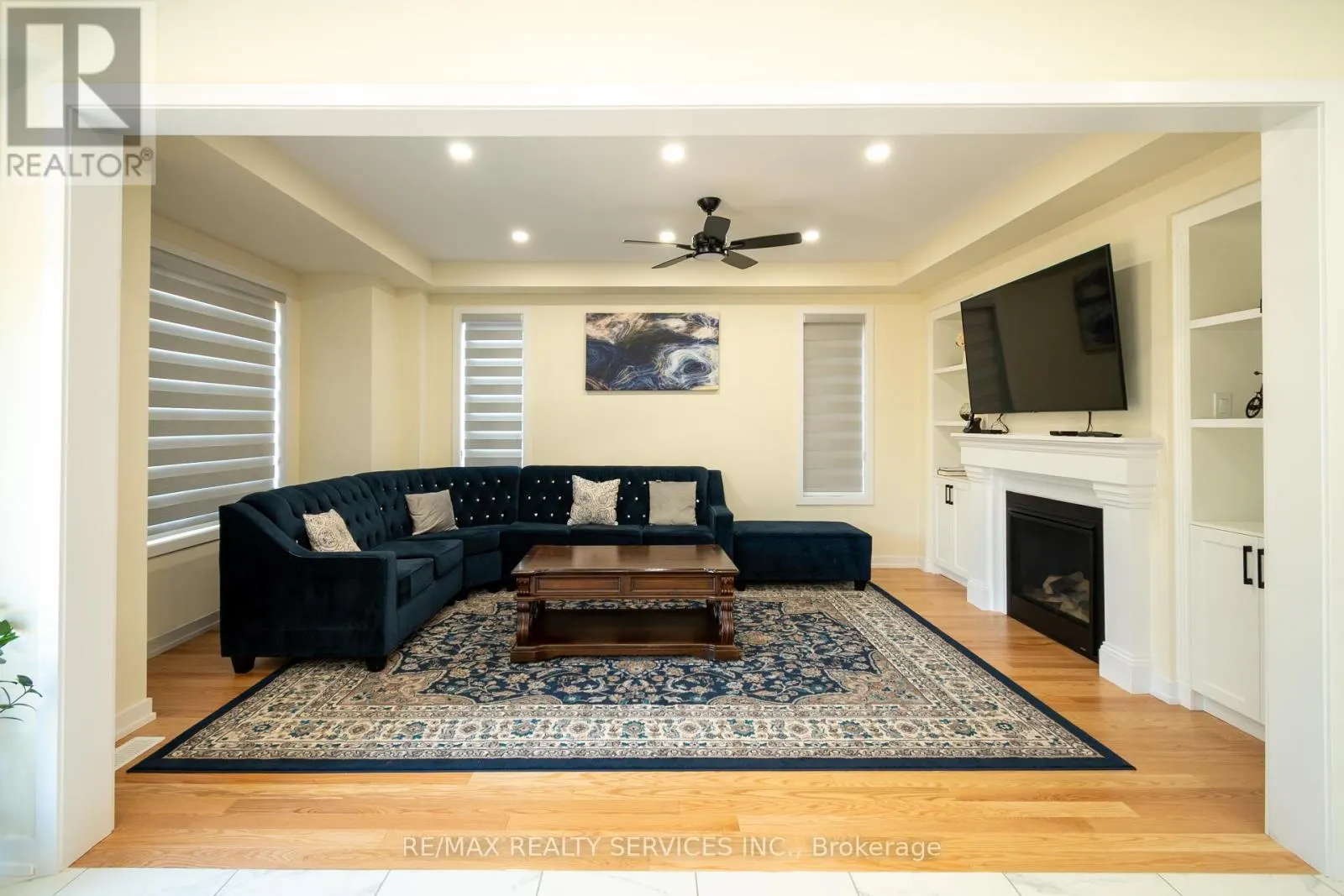 72 PAPERBIRCH DRIVE